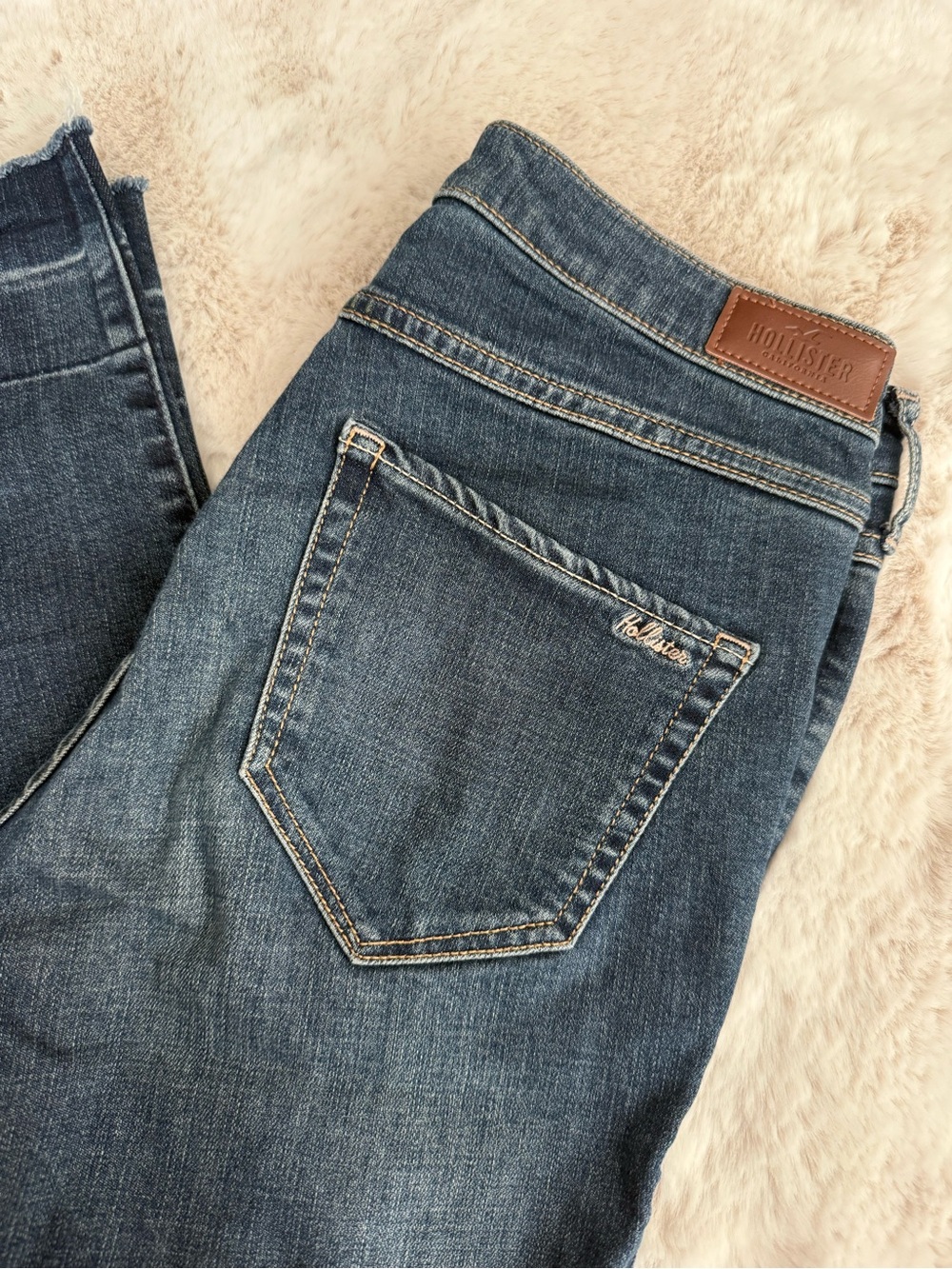 Hollister Women's Medium Wash Skinny Jeans